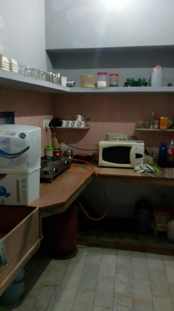 Blue Eye Backpackers Hostel Amritsar Exterior photo